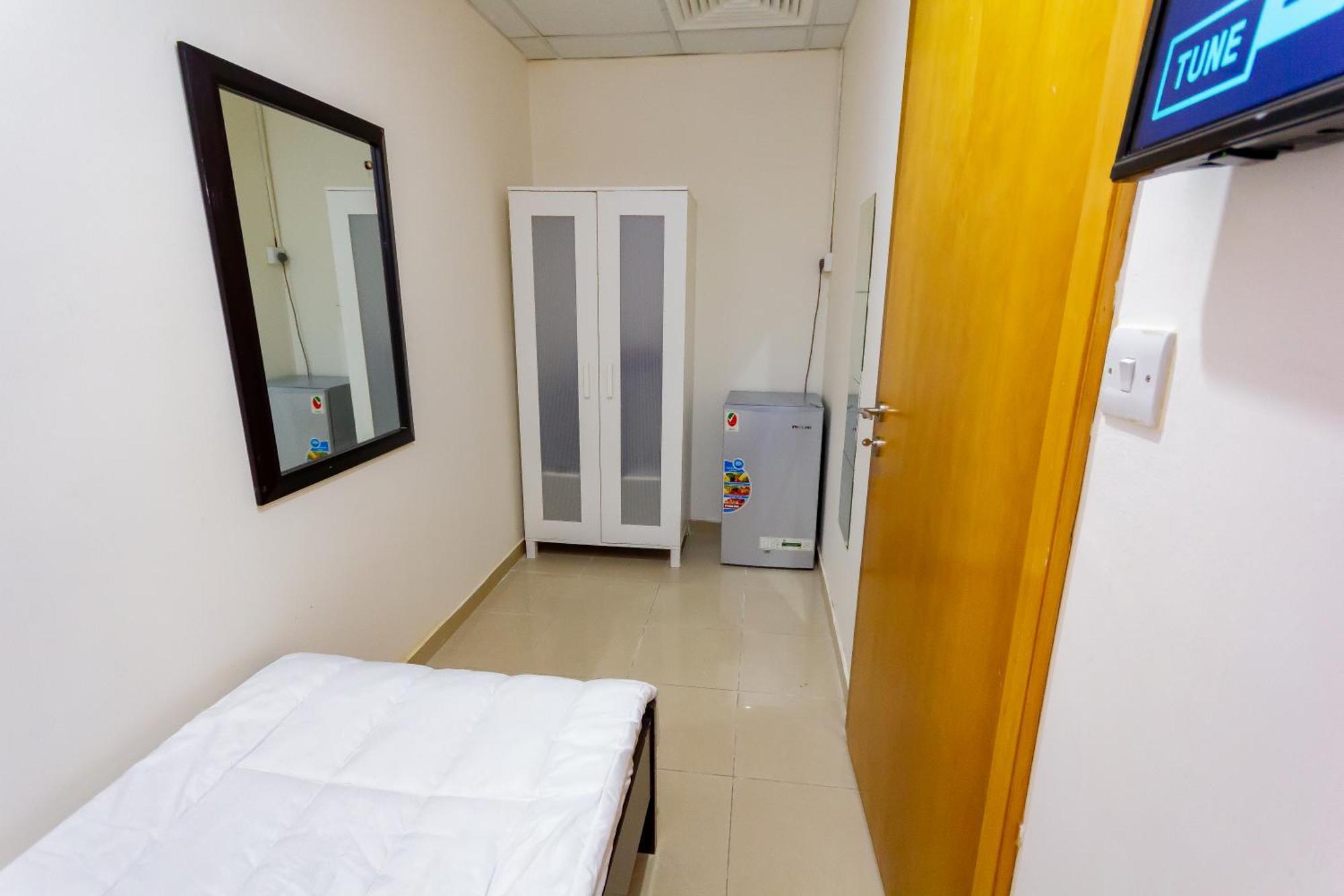 Small Budget Rooms For 'Girls' Only In Dubai, Marina מראה חיצוני תמונה